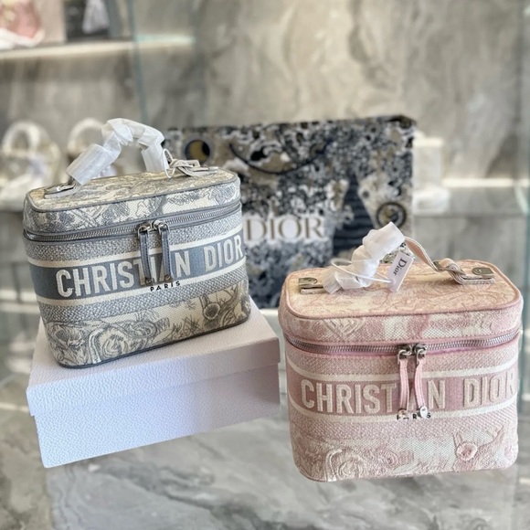 Meet your Posher, Samantha - Picture 3 of 5